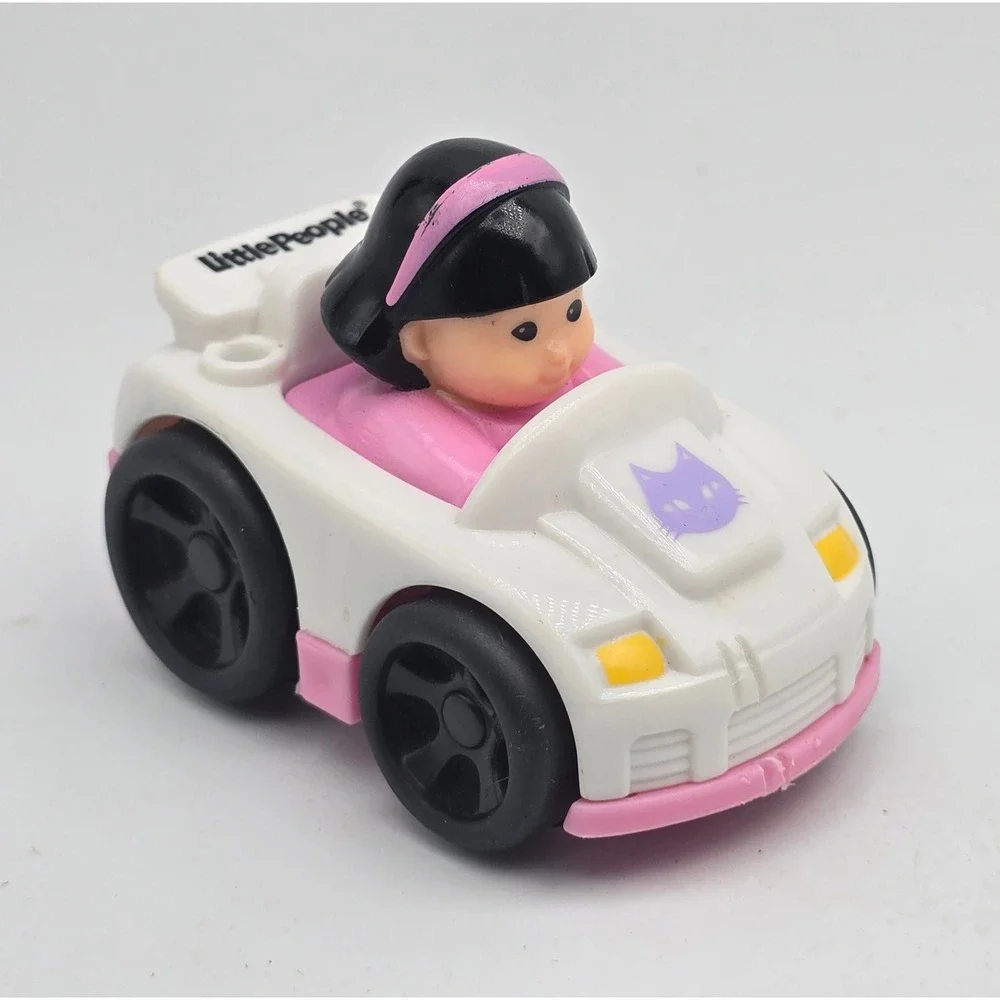 Fisher Price Little People Wheelies Sonya Lee Kitty Cat White Car Vintage 2009